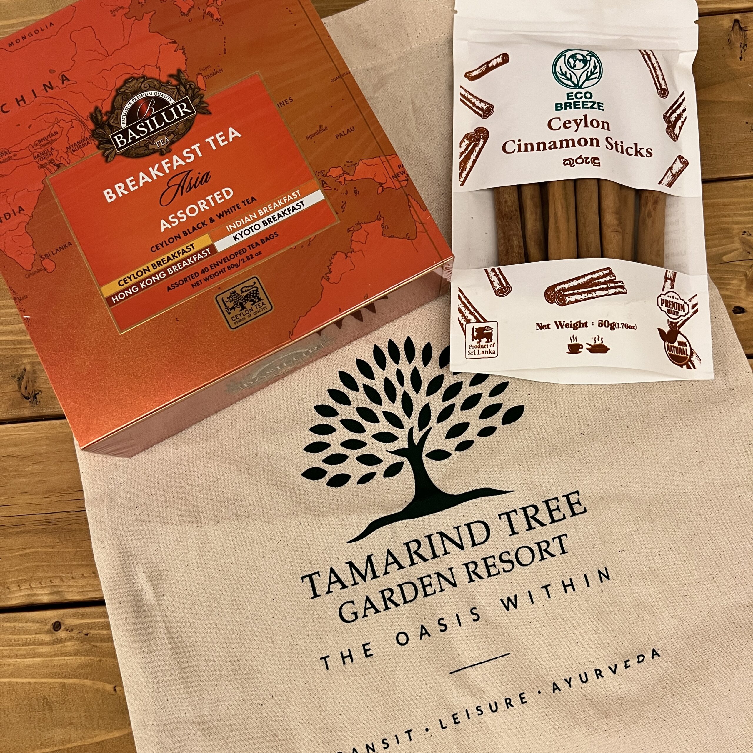 tamarindtreeのお茶会で配られたお土産のティーバッグとシナモン、エコバッグ
